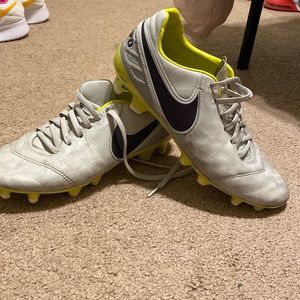 NIKE TIEMPO SOCCER CLEATS